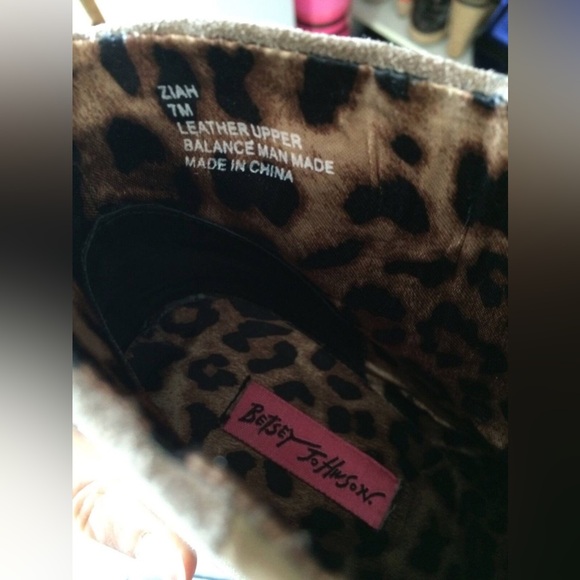 Betsey Johnson Beige/Taupe Ziah Fringe Boho Ankle Boots Booties - Worn Once - Picture 5 of 8